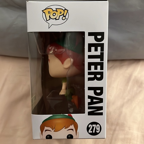 Funko Pop Peter Pan #279 Disney Movie Vinyl Figure Hot Topic Exclusive - Picture 2 of 6
